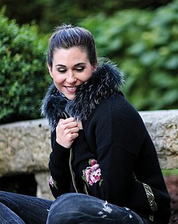 Zauberblume Hoodie schwarz mit Blume